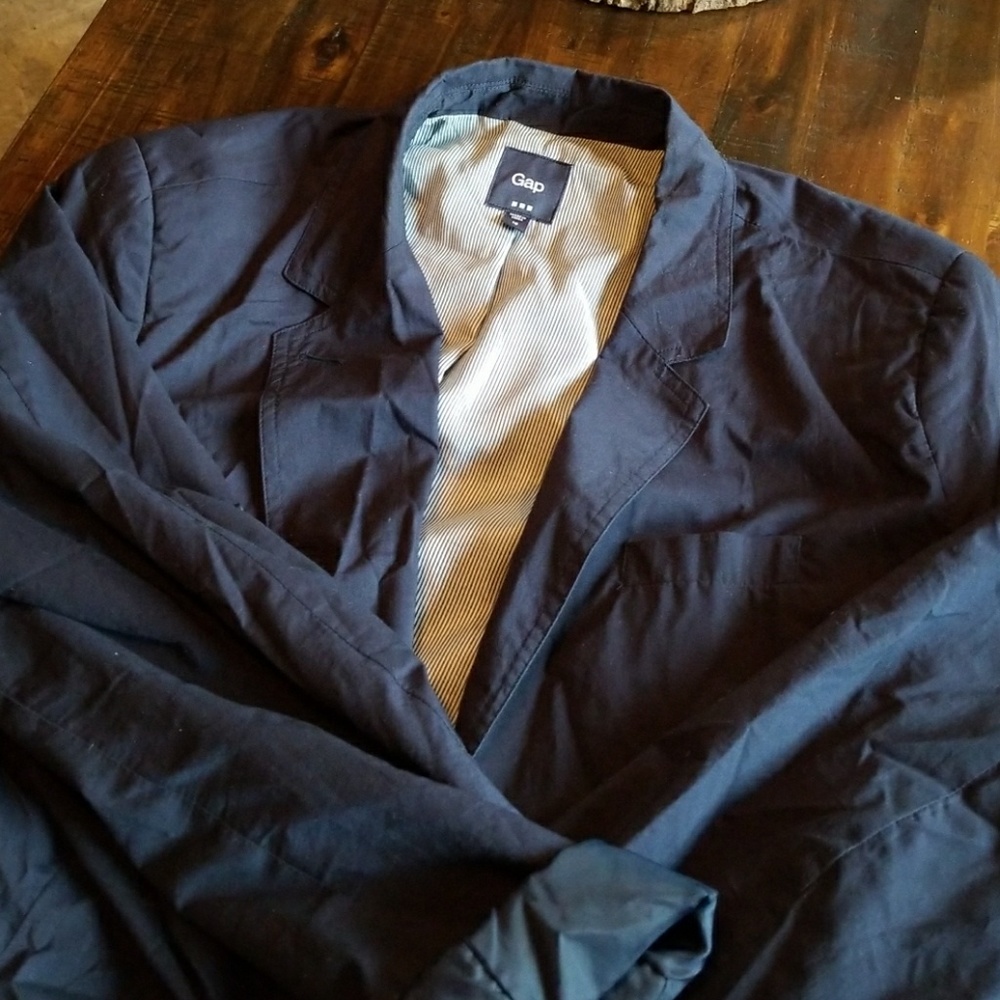 Gap blue blazer looks great w jeans